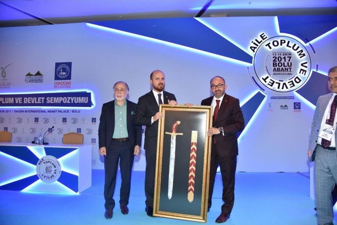 Başkan &Uuml;z&uuml;lmez, Vuslat Platformu Programına Katıldı