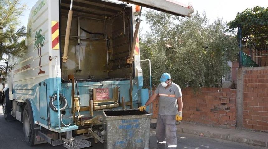 &Ccedil;&ouml;p Konteynerleri Dezenfekte Ediliyor