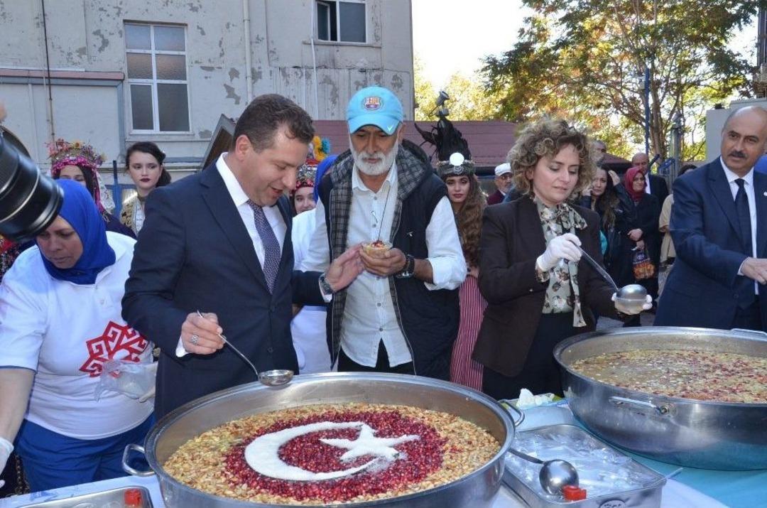 Karesi&rsquo;de K&uuml;lt&uuml;r Ve Sanat G&uuml;nleri Başladı