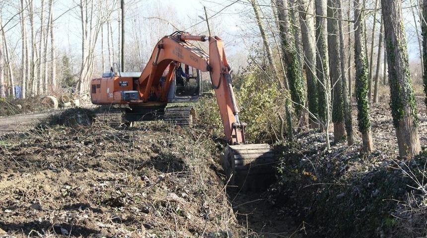 D&uuml;zyazı Mahallesinde Alt Yapı G&uuml;&ccedil;leniyor