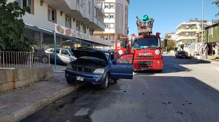 Seyir Halindeki Ara&ccedil;ta Yangın &Ccedil;ıktı