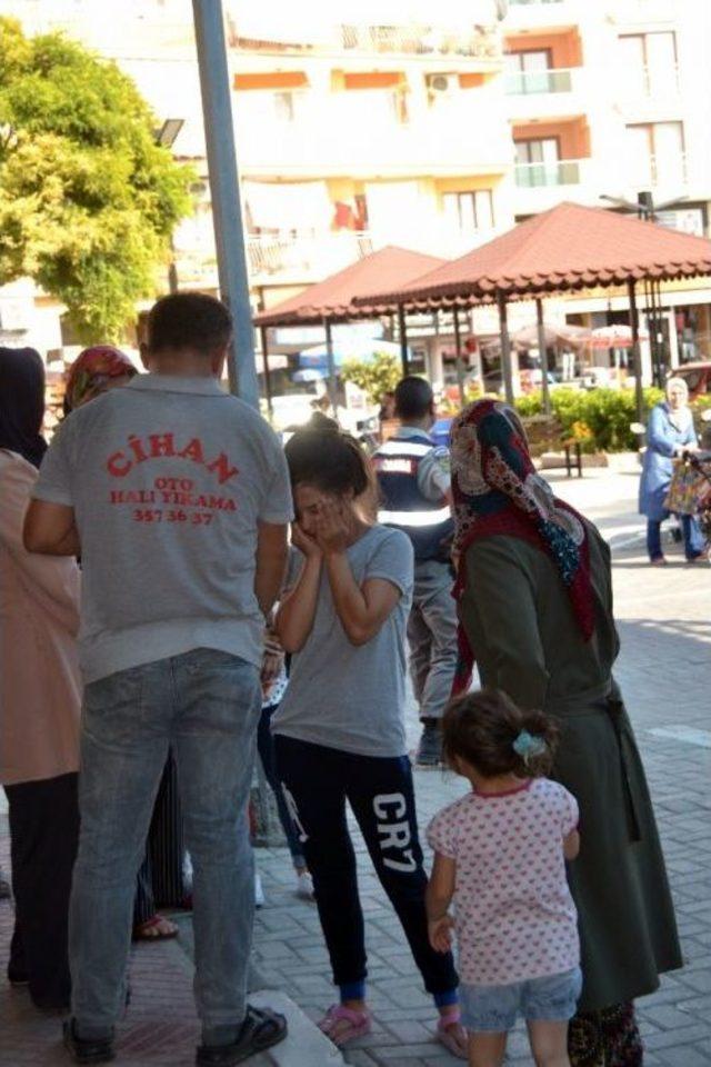 Traktör Römorku Kanala Yuvarlandı, 19 İşçi Yaralandı