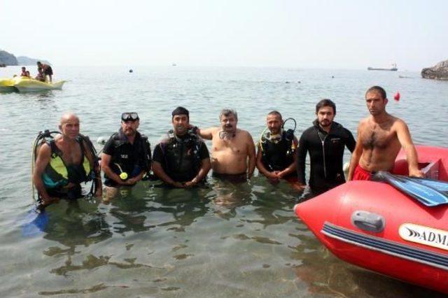 Zonguldak'ta Mavi Bayraklı Plajda Temizlik