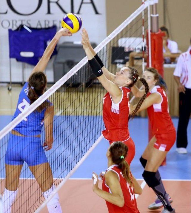 A Milli Bayan Voleybol Takımı, Antalya Kampını Galibiyetle Kapattı