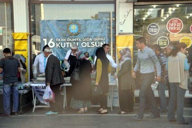 Dünya Gıda Günü'nde Pilav Üstü Tavuk Ikramı