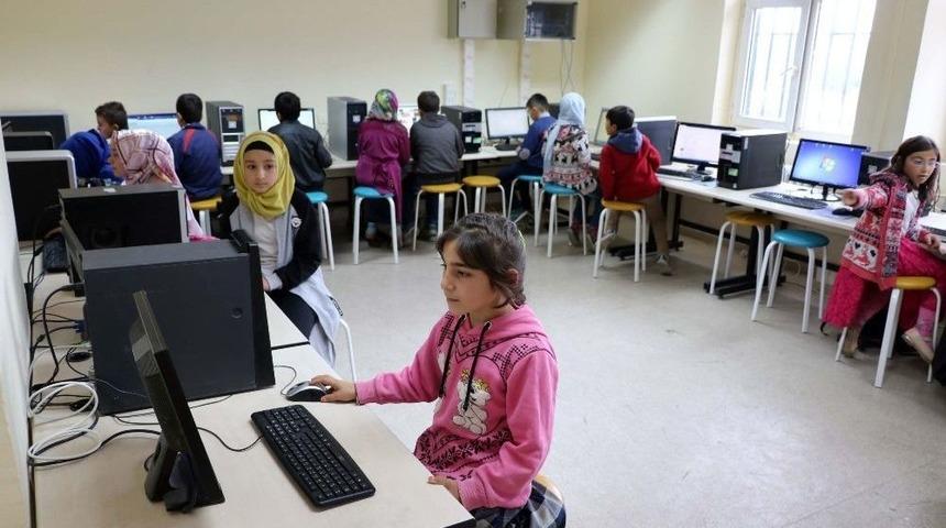 Yozgat&rsquo;ta K&ouml;y Okullarına Teknoloji Sınıfı Kurulmaya Devam Ediyor