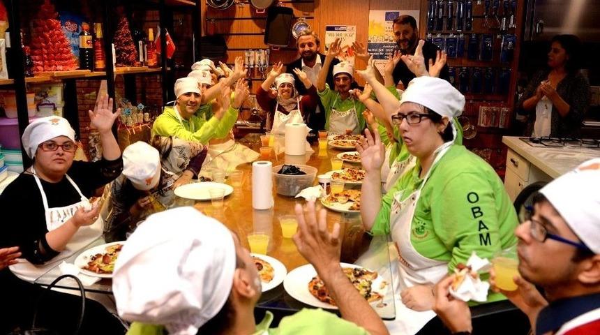 Engelsiz Şeflerden Nefis Pizza