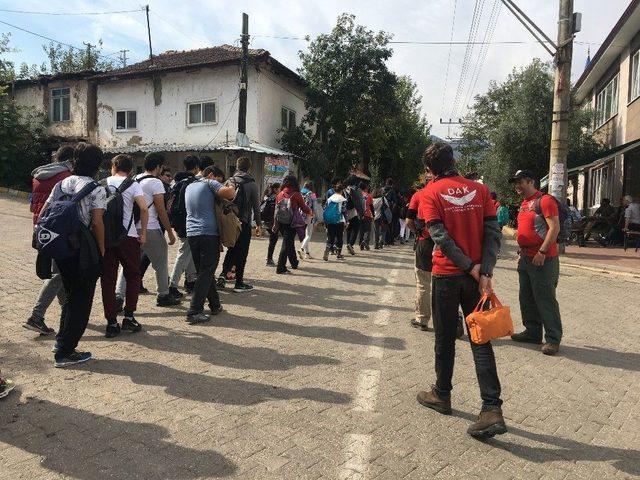 Dak’dan Öğrencilerle 5 Kilometrelik Yürüyüş