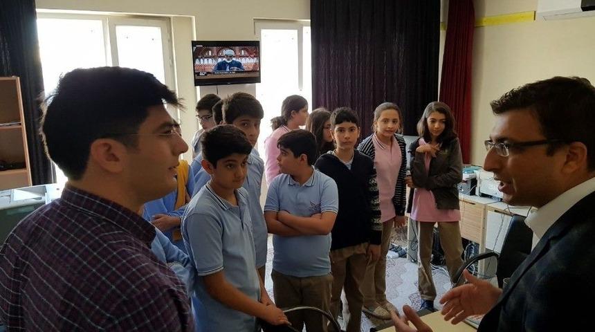 &Ouml;ğrenciler Televizyon Ve Radyoculuk Hakkında Bilgi Edindi