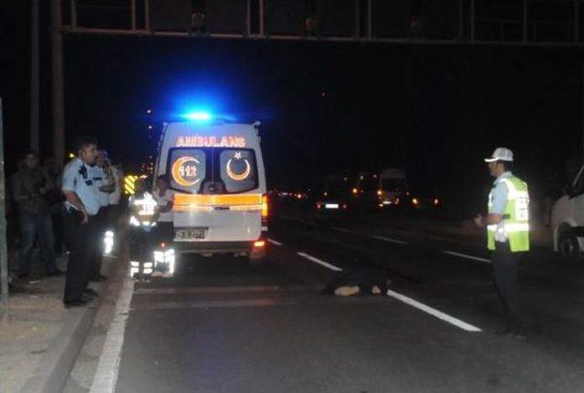 Okul Servis Minib&uuml;s&uuml;n&uuml;n &Ccedil;arptığı Yaya &Ouml;ld&uuml; 2
