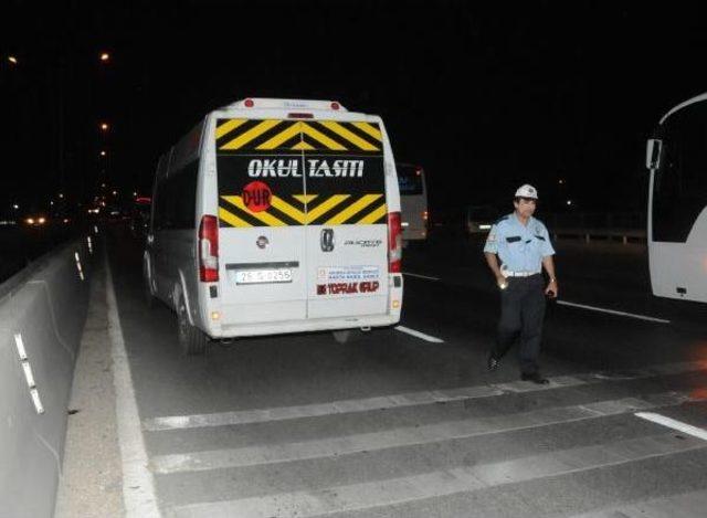 Okul Servis Minib&uuml;s&uuml;n&uuml;n &Ccedil;arptığı Yaya &Ouml;ld&uuml; 3
