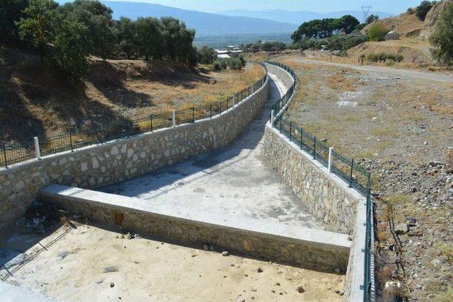 Kuyucak Taşkınlardan Korunuyor 1