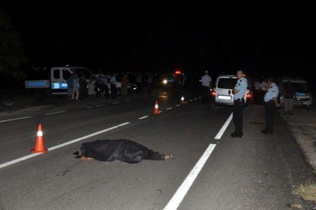 Hafif Ticari Aracın &Ccedil;arpması Sonucu &Ouml;ld&uuml; 1