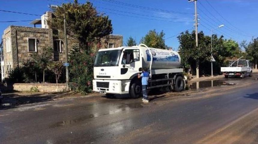 Bodrum'da Su Isale Hattı Yine Patladı