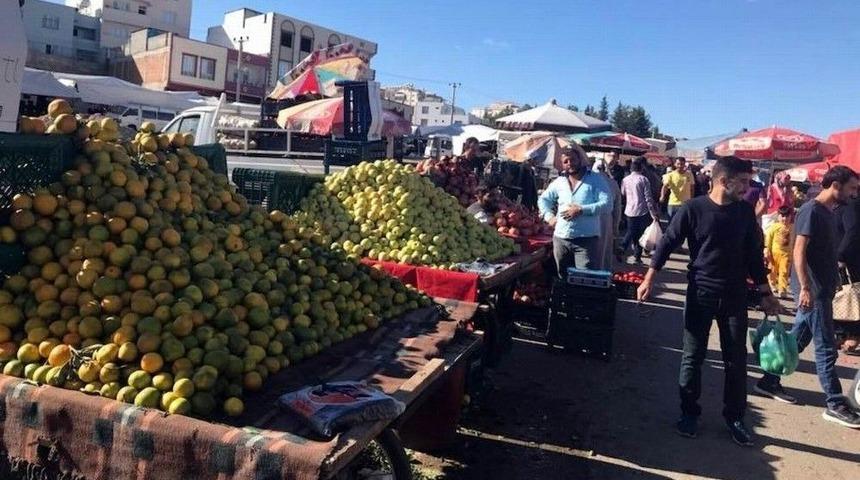 Dereboyu Caddesindeki Semt Pazarı Taşındı