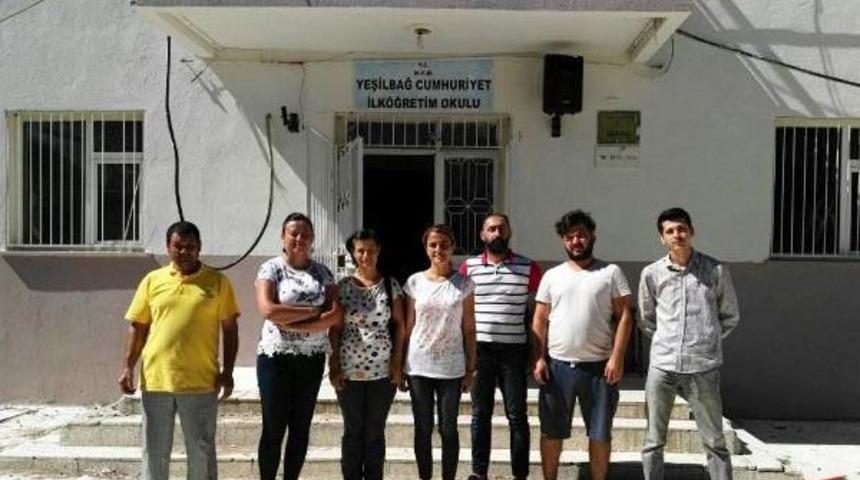 &Ouml;ğretmenler, Okulu Boyayıp, Eksikleri Giderdi