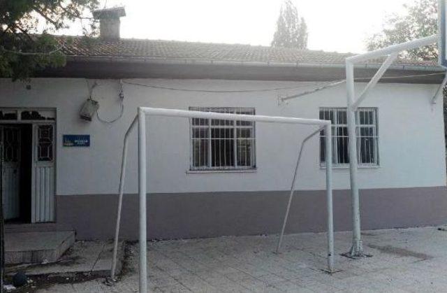 &Ouml;ğretmenler, Okulu Boyayıp, Eksikleri Giderdi 2