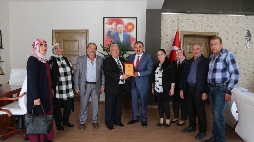 Bah&ccedil;ebaşı Mahallesinden Başkan Cabbar&rsquo;a Teşekk&uuml;r Ziyareti