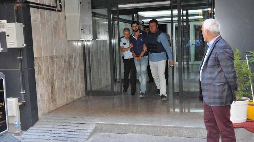 Uşak&rsquo;ta Silahlı Baskını Polis Son Anda &Ouml;nledi