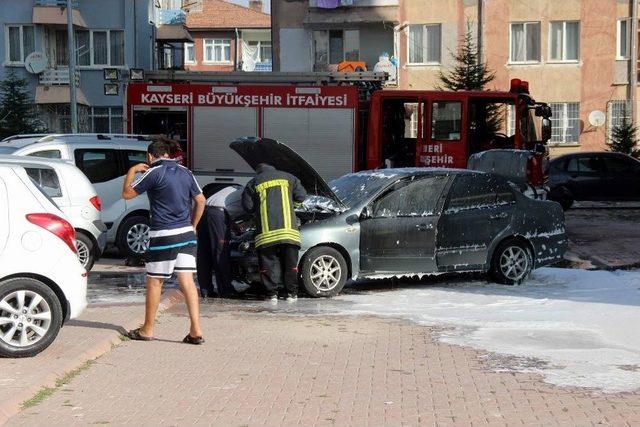 Park Halindeki Otomobil Yandı 1