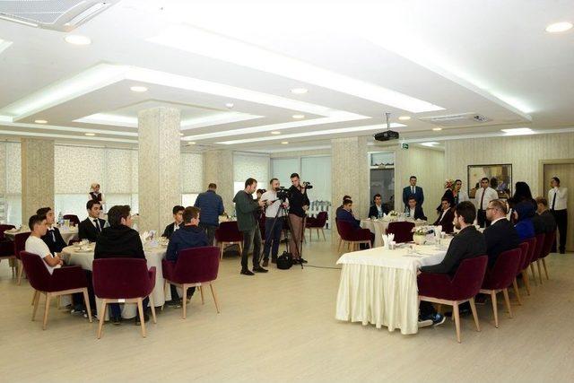 Konya&rsquo;da &ldquo;yeni T&uuml;rkiye Vizyonunda Gen&ccedil; Liderler&rdquo; Projesi Tanıtıldı 1