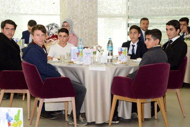 Konya&rsquo;da &ldquo;yeni T&uuml;rkiye Vizyonunda Gen&ccedil; Liderler&rdquo; Projesi Tanıtıldı 2