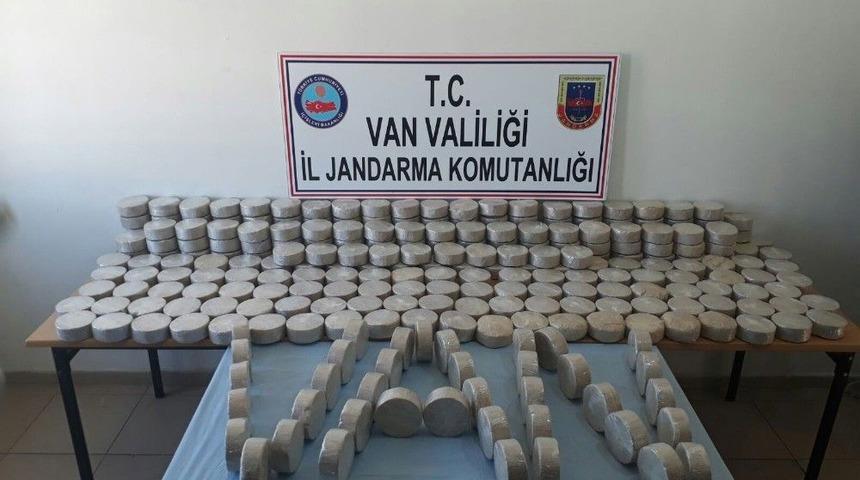 Van&rsquo;da Zehir Tacirlerine Darbe