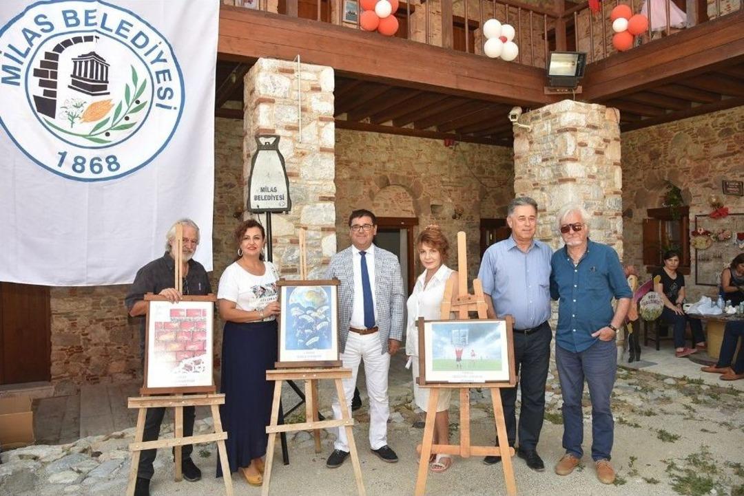 Turhan Sel&ccedil;uk Karikat&uuml;r Yarışması&rsquo;nda Dereceye Girenler &Ouml;d&uuml;llerini Aldı