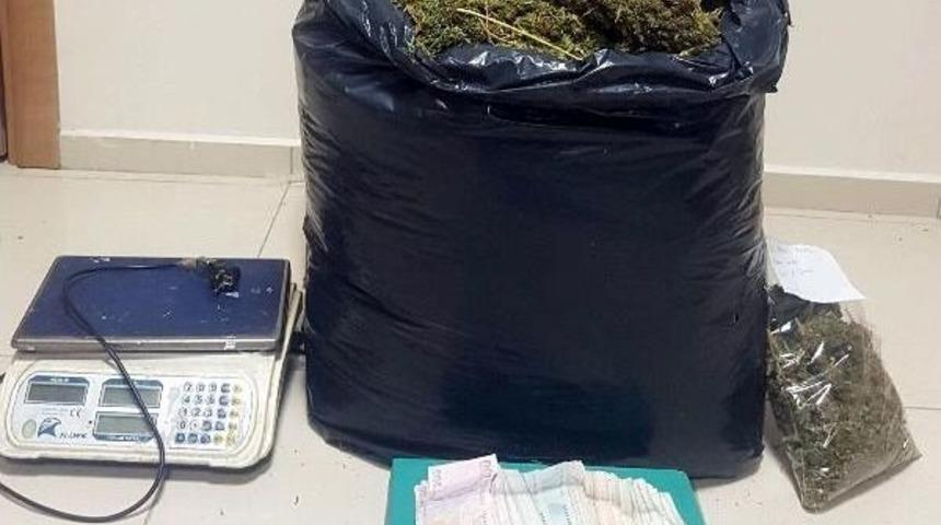 Gaziantep'te 13 Kilo Esrar Ele Ge&ccedil;irildi