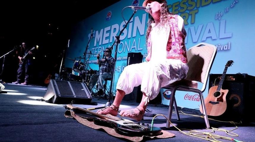 Sanatı Ayakları İle Konuşturdu