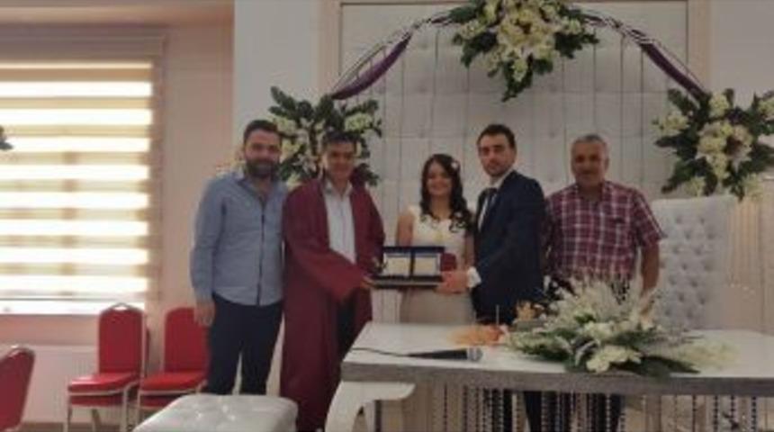 Başkan Yal&ccedil;ın, Gen&ccedil; &Ccedil;iftin Nikahını Kıydı
