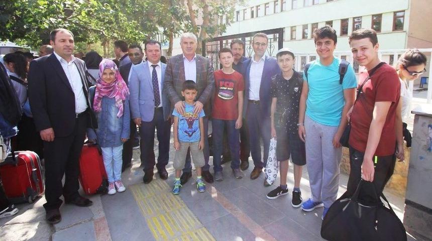 Bayburt Belediyesi&rsquo;nin K&uuml;lt&uuml;r Gezilerine Desteği S&uuml;r&uuml;yor