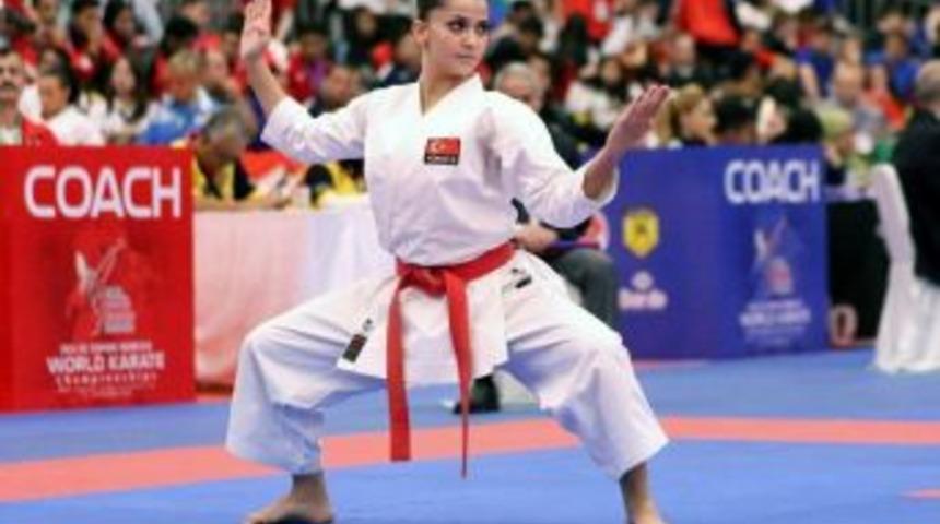 D&uuml;zceli Sporcu Dilara Bozan Yine K&uuml;rs&uuml;de