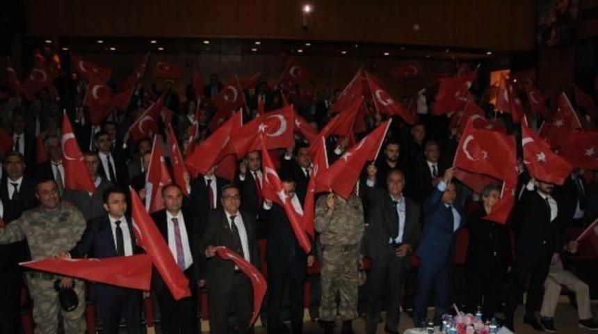 Tunceli'de, 15 Temmuz Şehitlerini Anma Programında Duygusal Anlar