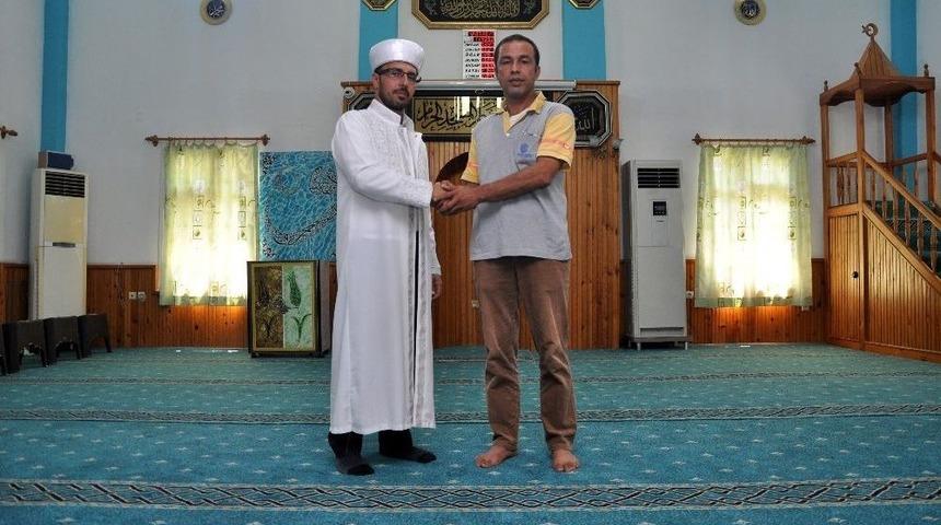 İmamla Tartıştı, Camiye Halı Bağışıyla Cezadan Kurtuldu