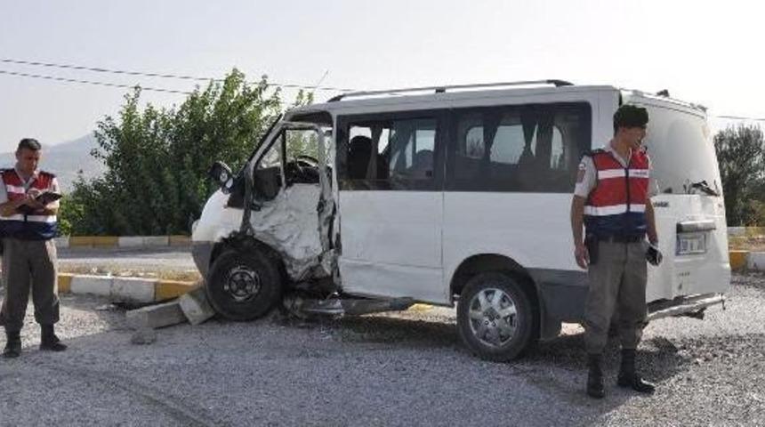 Kaza Sonrası Meyve Ve Sebzeler Yola Sa&ccedil;ıldı