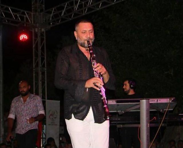 Hüsnü Şenlendirici'den Hasat Festivali'nde Müzik Ziyafeti