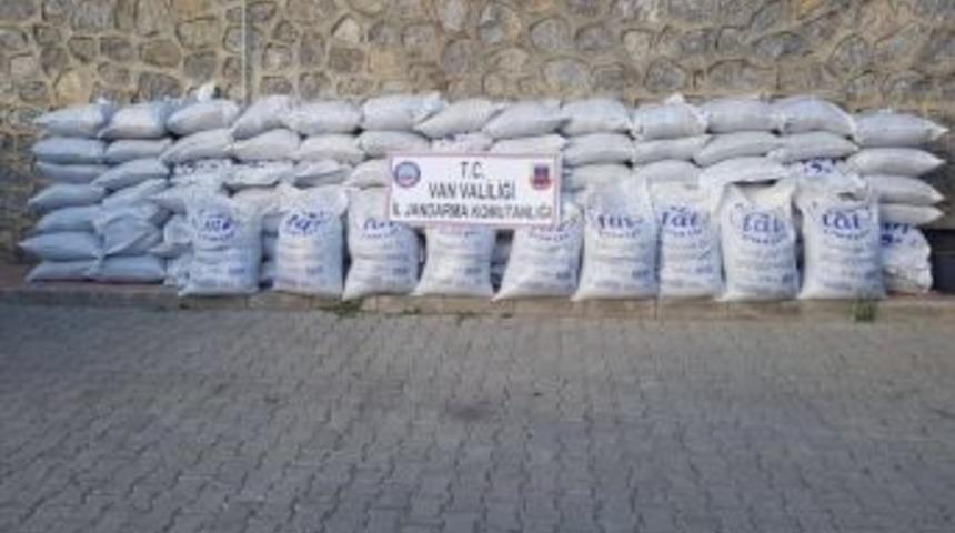 Van&rsquo;da 2 Bin 500 Kilo Ka&ccedil;ak &Ccedil;ay Ele Ge&ccedil;irildi