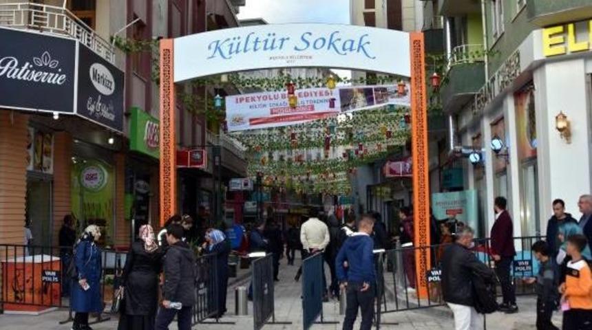 Van'da K&uuml;lt&uuml;r Sokağı A&ccedil;ıldı