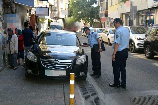 Kaldırım İşgaline Afişli Uyarı