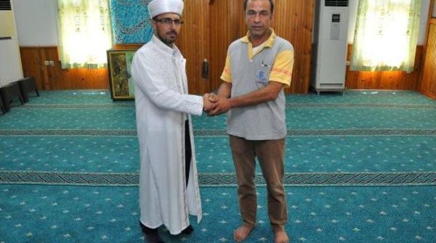 Camiye Halı Bağışladı, Yargılanmaktan Kurtuldu