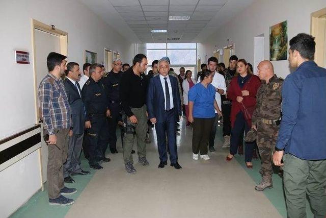 Vali Toprak Yaralı Askerleri Ziyaret Etti 1