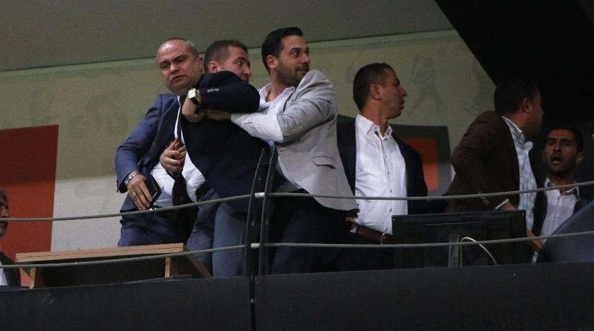 Manisaspor-denizlispor Maçında Protokolde Gerginlik