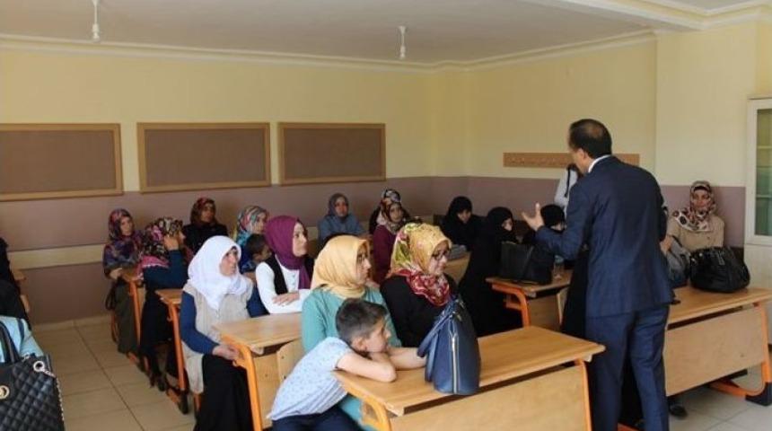 Hafızlık İmam Hatip Ortaokulu &Ouml;ğrencileriyle Buluştu
