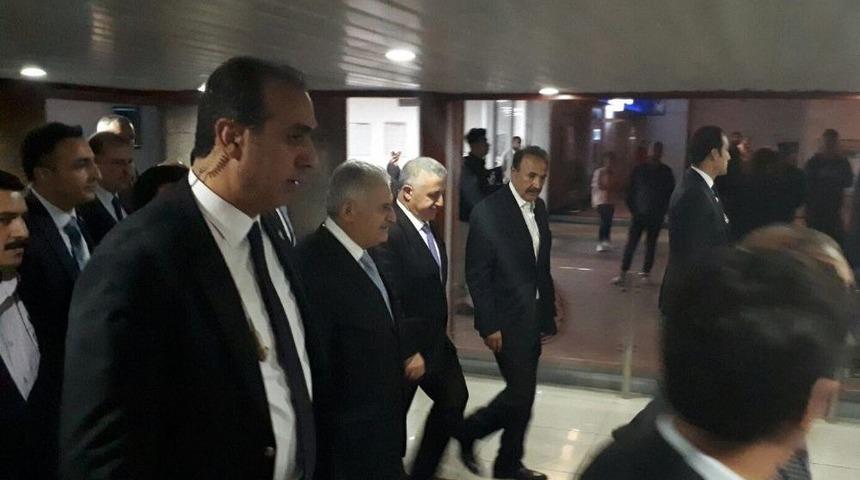 Başbakan Yıldırım, Baykal&rsquo;ı Hastanede Ziyaret Etti