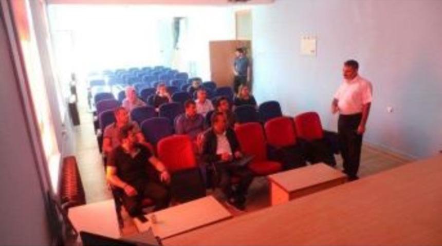 &Ccedil;avdarhisar&rsquo;da Sınıf Oğretmenlerine Yeni M&uuml;fredat Hakkında Seminer