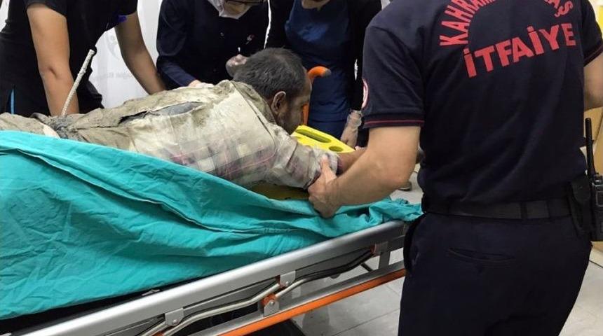 Sırtına Saplanan Demirle Hastaneye G&ouml;t&uuml;r&uuml;ld&uuml;