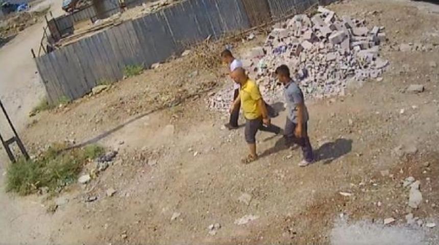 Koyun Hırsızları G&uuml;venlik Kamerasına Yakalandı