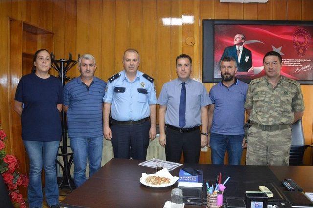 Kavgada Yaralanan Polise Başarı Belgesi Verildi 2