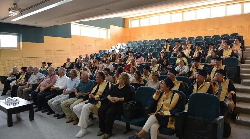 Sa&uuml;&rsquo;l&uuml; Eski Mezunlar Kep Attı